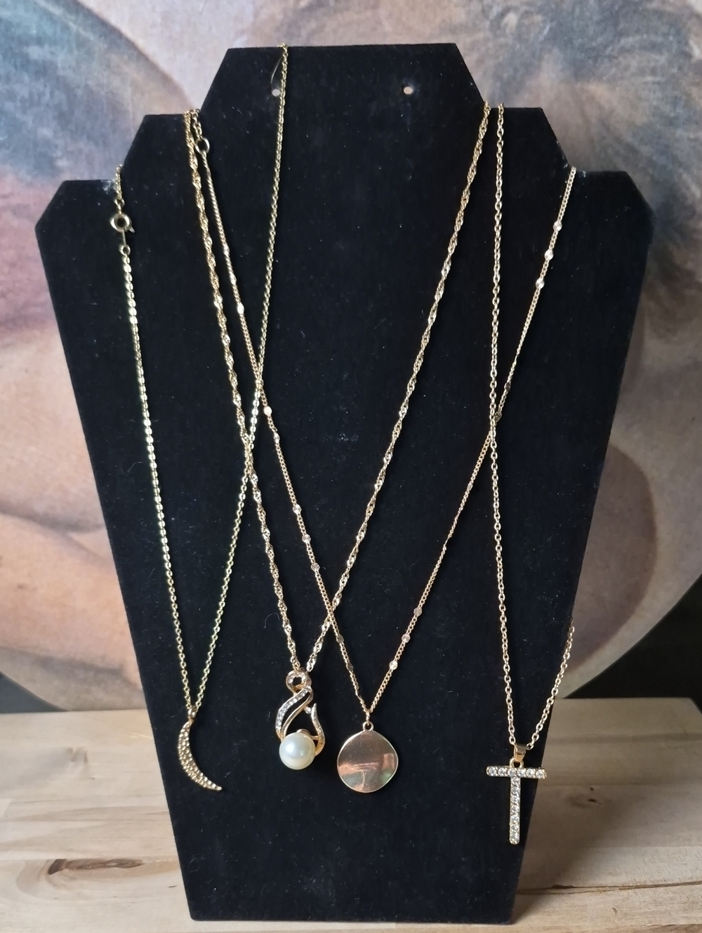 Source Unknown Gold Layered Pendant Necklace Set with Pearl and Crystal Cross